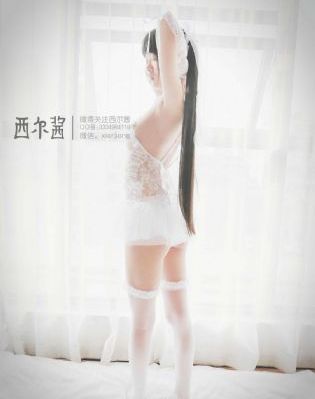 伸进她的小内裤疯狂揉摸没声音-超清免费国语在线观看