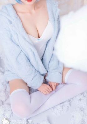 丝袜熟女国偷自产中文字幕-百度电影未删减版